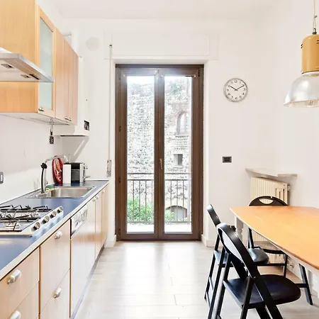 Veronetta With Balcony Apartment Verona