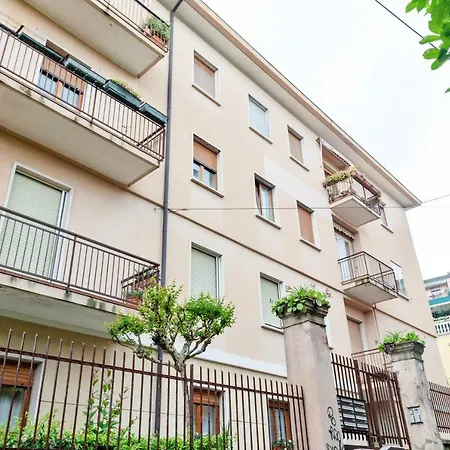 Veronetta With Balcony Apartment Verona